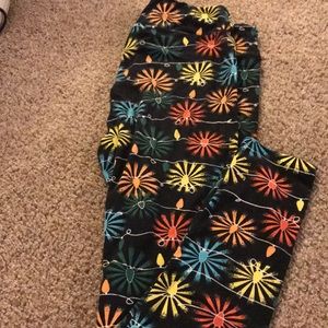 LuLaRoe Christmas lights TC leggings